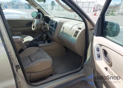 2005 Ford Escape Xlt from USA, damaged, VIN 1FMYU93105KA05805